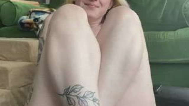 I get so happy showing off my pussy