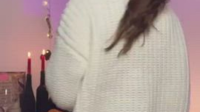 Her new update content in the comments