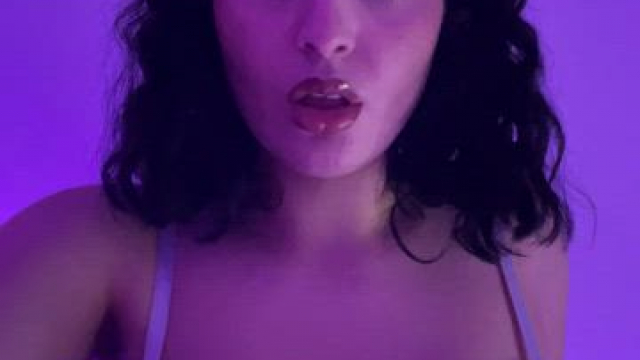 i think my big 19yo arab titts deserve a proper titty fuck from one lucky reddit