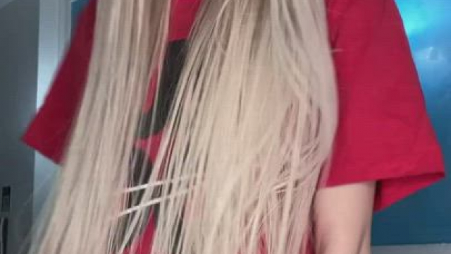 Do you like petite blondes like me? :*