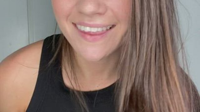 Do you like small tits and a big ass?