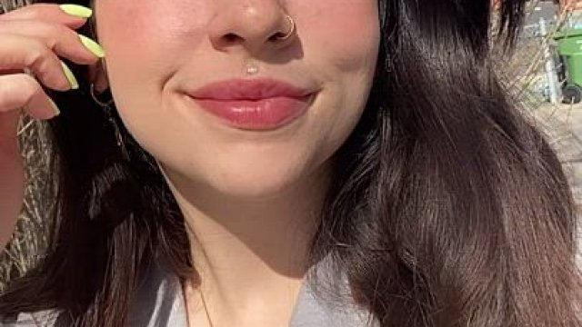 it’s “eat her pussy while she got her sundress on” season and I like it