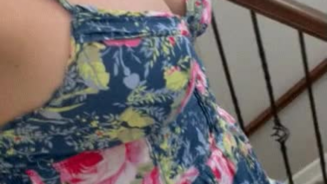 Sundresses should always be braless.