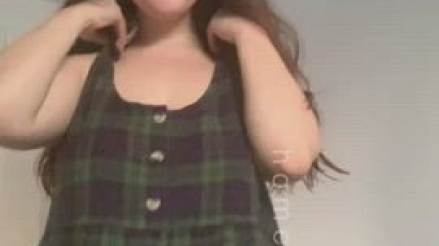 Bush and big areolas make the perfect combo, don’t you think?