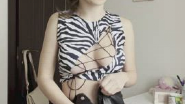 My narrow waist and juicy ass are so sexy