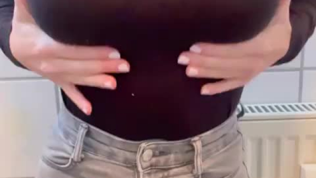 Really wish an older buddy would fuck me right now