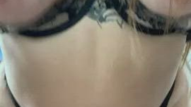 Are you looking for a Latina mommy