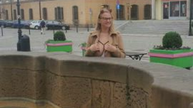 People came here to look at the fountain, and here such a 