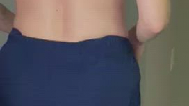 Here’s the doctors ass peeling off my scrubs [f]