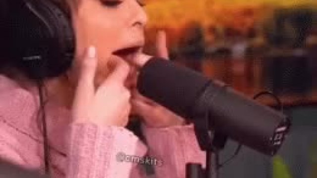 She can deepthroat anything