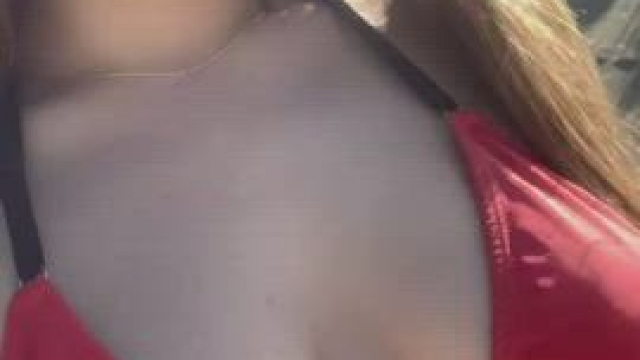 Do you like the view of me on the beach... I think we would do very dirty things