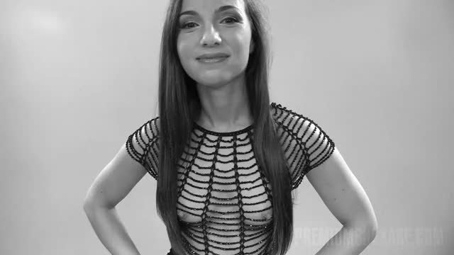 Kristy Black Drinks Around 100ml of Cold Cum in a Facial Gokkun Bukkake w/ 60 Gu