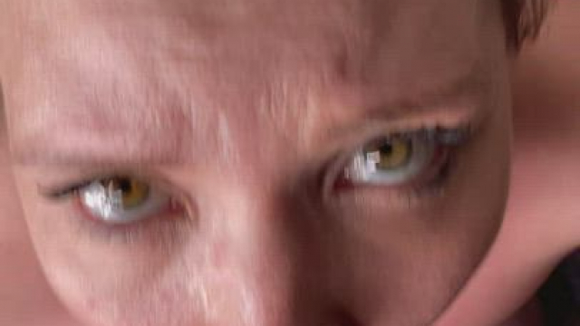 Mommy love swallowing a thick cock ;)