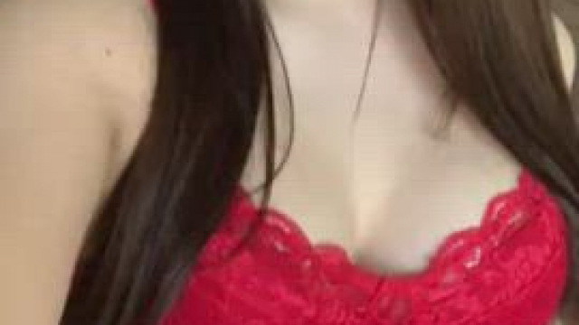 This would be so easy to lift up in public ... i just need you for that