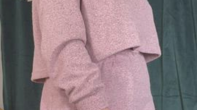 Showing off my milf body here makes me happy