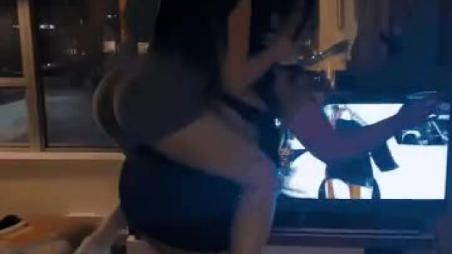 Martinis lead to twerking piggyback