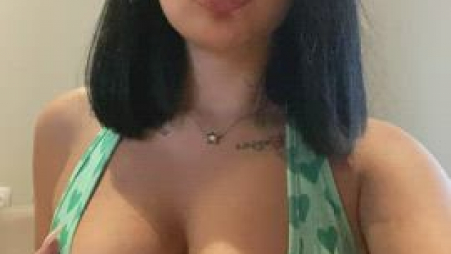 I just want u to kiss my titties before I go to college