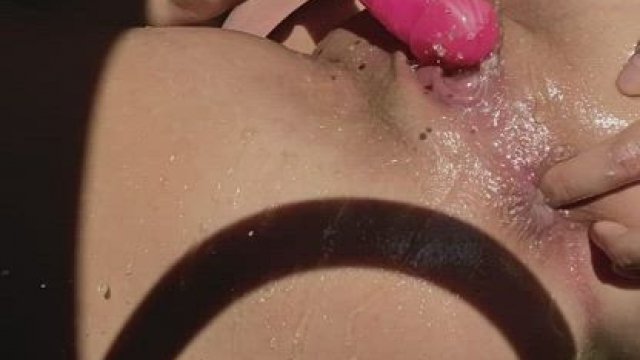 Squirting in the sun☀️