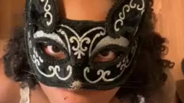 Put me in my knees whenever you want!