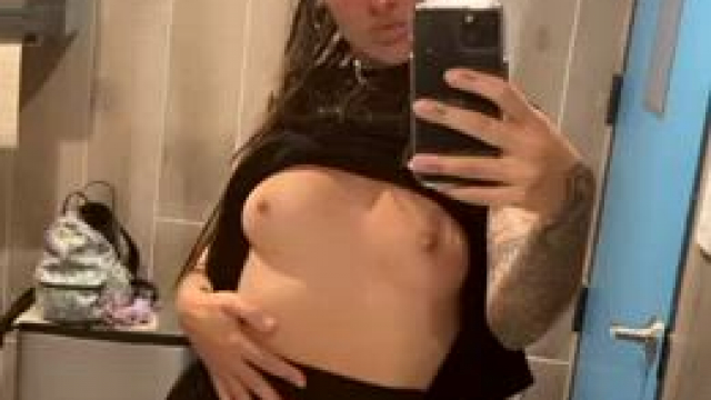 Meet me in the bathroom for a quickie!