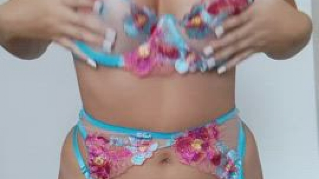 I bet they would bounce even better on you [gif]