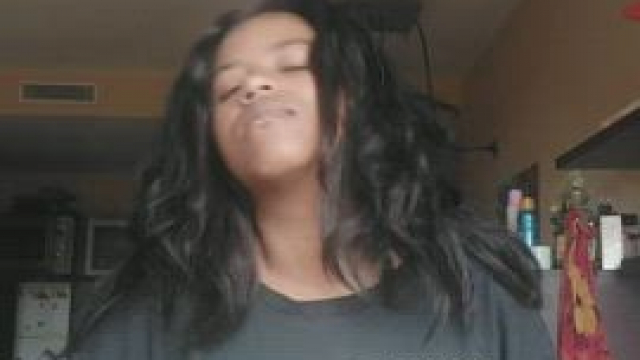 are u finishing on my tits?