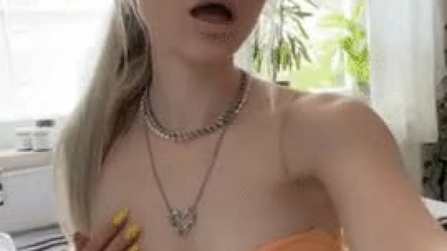 A tongue in me would be perfect right now