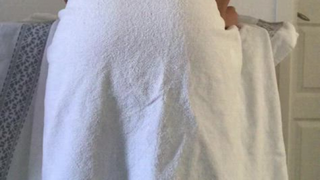 Showing off my booty. [f]