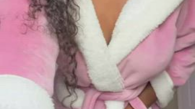 A smile and big tits to make your day brighter