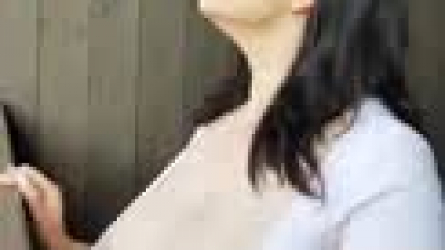 Ema trying to get a look