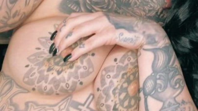 Can I be your BigTittyGothGF ?!