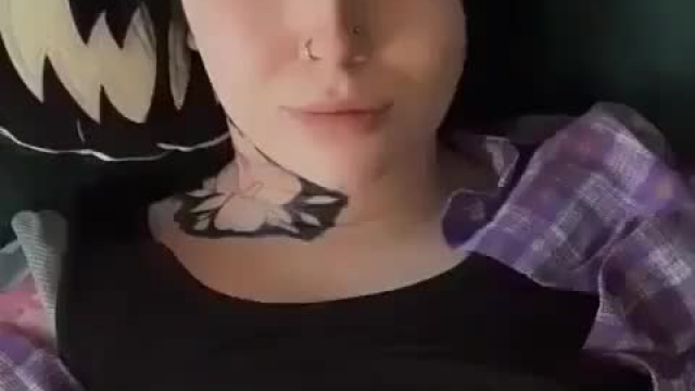 Do guys here agree that married men should he allowed side sluts?