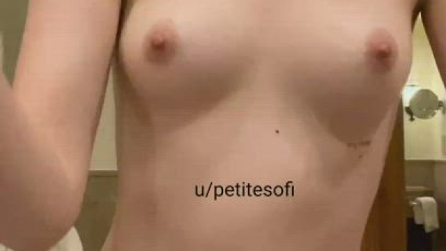 Any small boobs lovers awake? This one’s for you ??