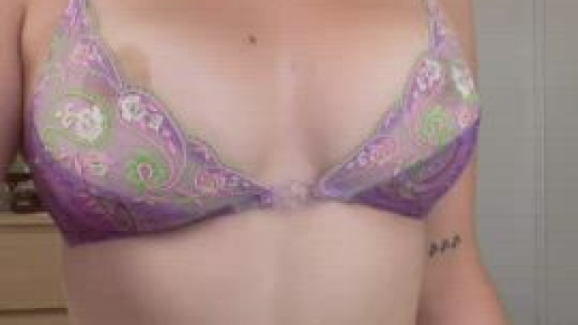 My bra can't contain my breasts