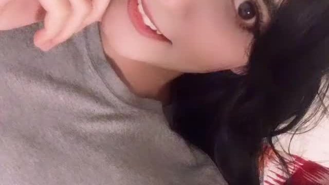 Can you kiss my lips under the mistletoe? 