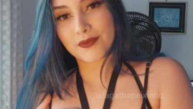 my boobs don't need a bra, they like to be free [gif]