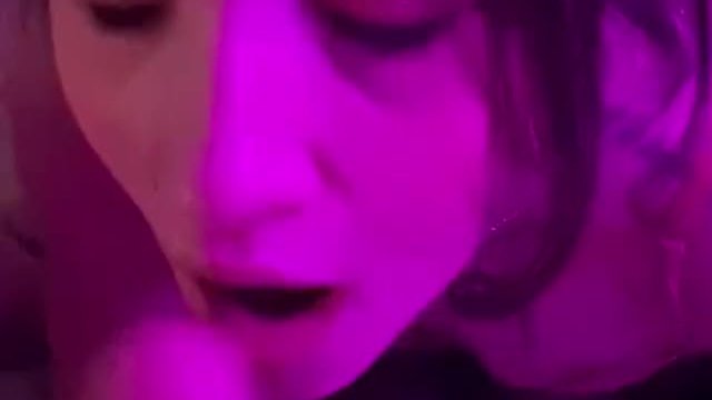 Huge loads on my face is my fetish