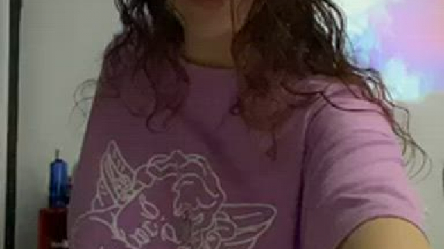 If u guess what's playing behind me i'll suck ur dick [19]