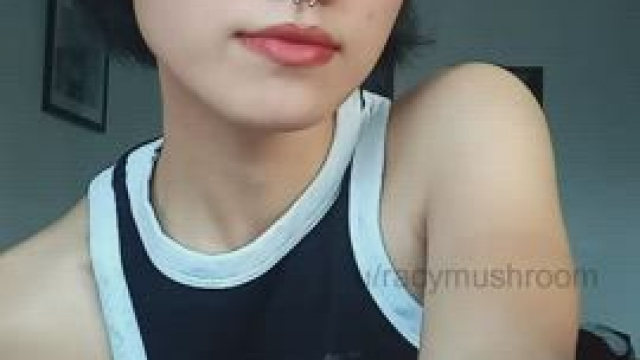 Quick flash and twerk from online Asian