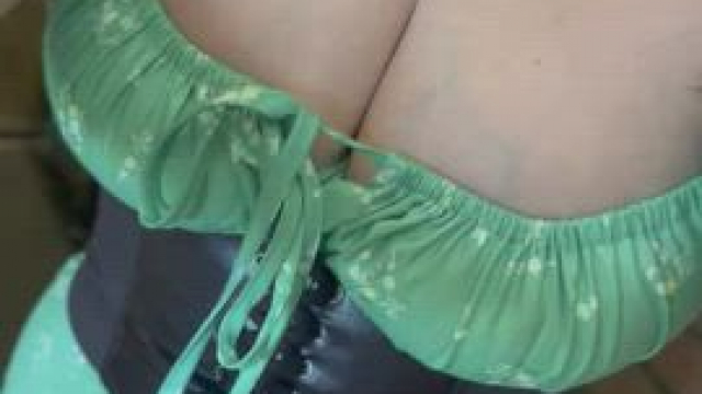 Mom of 3…just showing off my natural mom boobs!