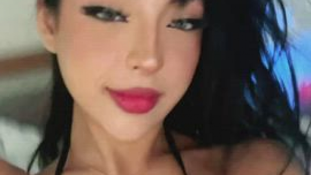 I look cute in my bikini but I look even better after the reveal!