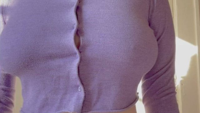 My secret to homegrown tiddies is never wearing a bra [Gif]