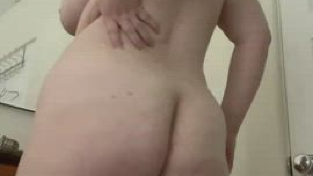 here's me showing off every flaw & jiggle that i used to think made me u