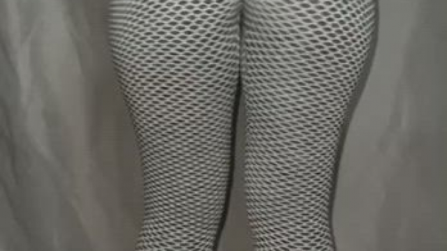 Would you assist in holding my cheeks up with your face