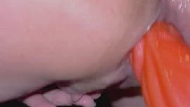 This dildo in my ass made me squirt and gape