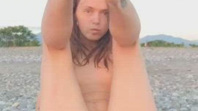 your sweet girl wants your like