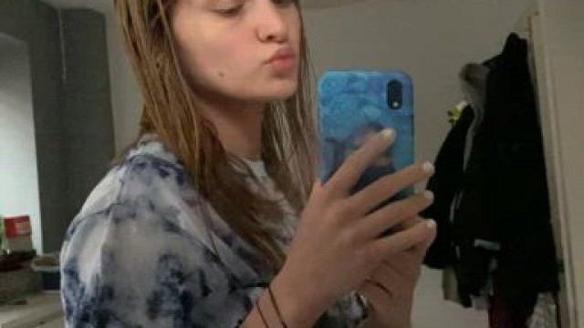 Just hopped out of the shower and thought I’d show you my booty!