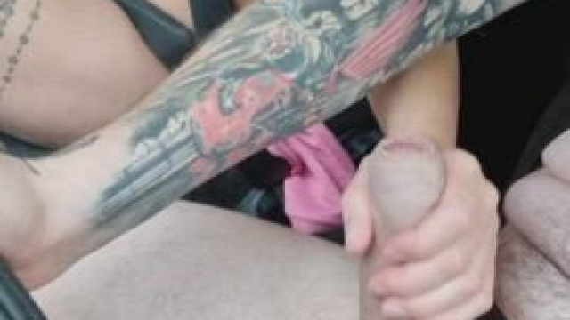 Driving naked should be mandatory [gif]