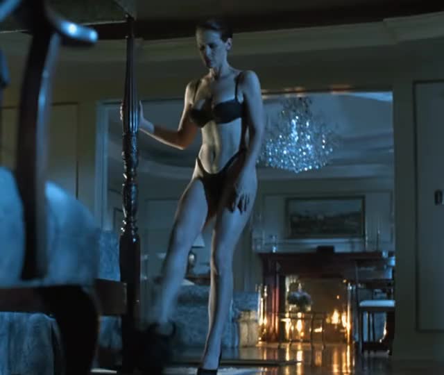 Jamie Lee Curtis sexy dance plot in &#039;True Lies&