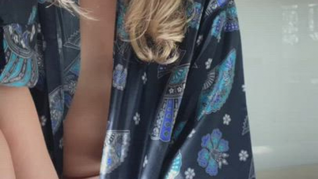 I can make you cum in a minute .